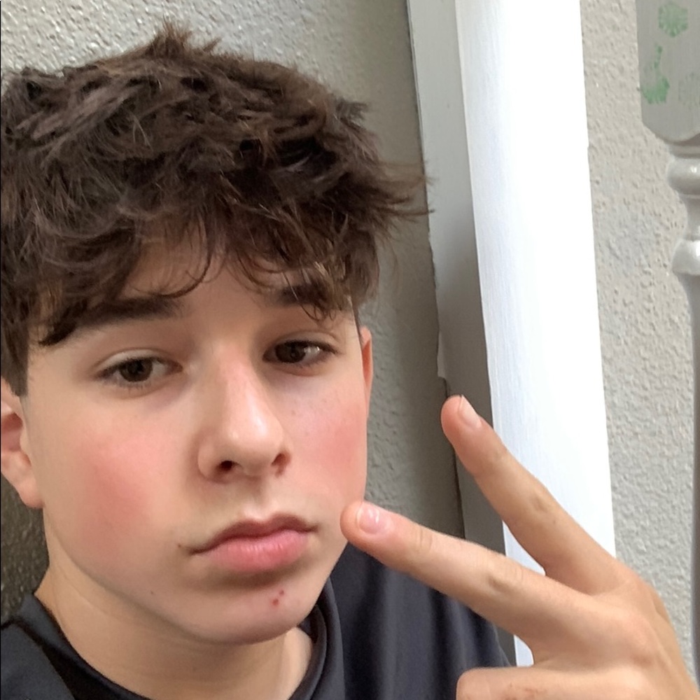 Meet your Posher, Ethan